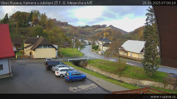 Obec Rusava - Kamera u Jubilejní ZŠ T. G. Masaryka a MŠ - 29.10.2025 v 07:00 Obec Rusava - Kamera u Jubilejní ZŠ T. G. Masaryka a MŠ - 29.10.2025 v 07:00