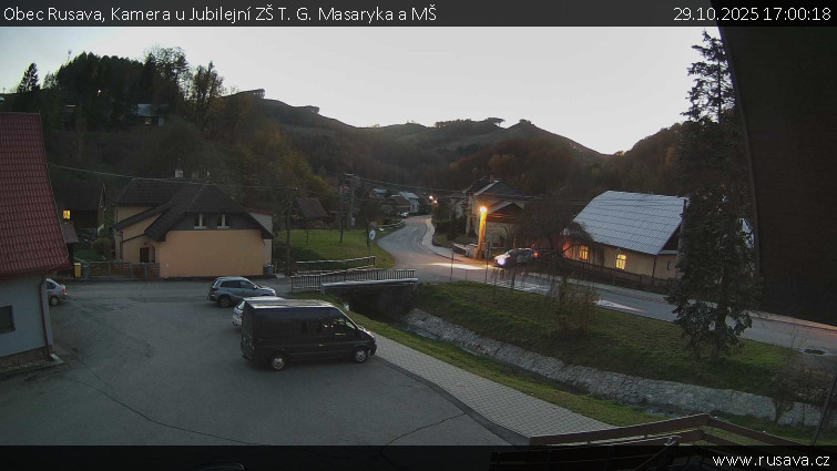Obec Rusava - Kamera u Jubilejní ZŠ T. G. Masaryka a MŠ - 29.10.2025 v 17:00 Obec Rusava - Kamera u Jubilejní ZŠ T. G. Masaryka a MŠ - 29.10.2025 v 17:00