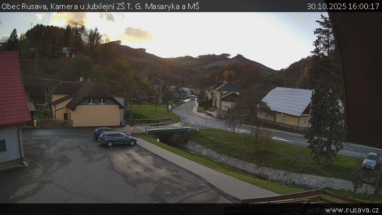 Obec Rusava - Kamera u Jubilejní ZŠ T. G. Masaryka a MŠ - 30.10.2025 v 16:00 Obec Rusava - Kamera u Jubilejní ZŠ T. G. Masaryka a MŠ - 30.10.2025 v 16:00
