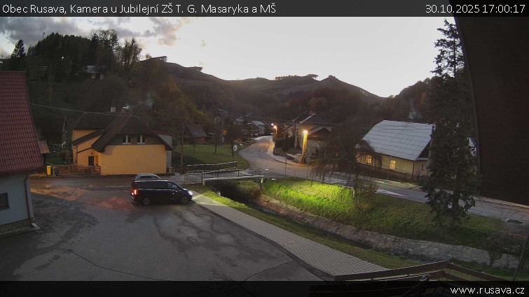 Obec Rusava - Kamera u Jubilejní ZŠ T. G. Masaryka a MŠ - 30.10.2025 v 17:00 Obec Rusava - Kamera u Jubilejní ZŠ T. G. Masaryka a MŠ - 30.10.2025 v 17:00