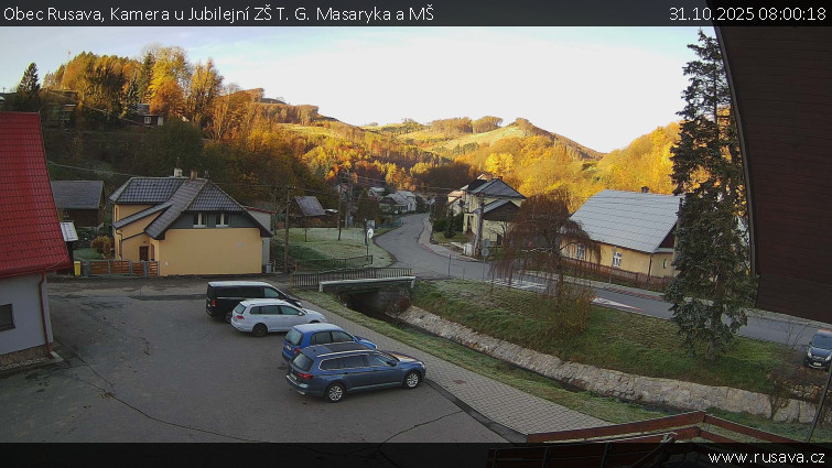 Obec Rusava - Kamera u Jubilejní ZŠ T. G. Masaryka a MŠ - 31.10.2025 v 08:00 Obec Rusava - Kamera u Jubilejní ZŠ T. G. Masaryka a MŠ - 31.10.2025 v 08:00