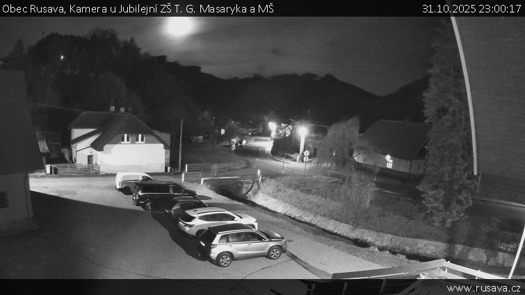 Obec Rusava - Kamera u Jubilejní ZŠ T. G. Masaryka a MŠ - 31.10.2025 v 23:00 Obec Rusava - Kamera u Jubilejní ZŠ T. G. Masaryka a MŠ - 31.10.2025 v 23:00
