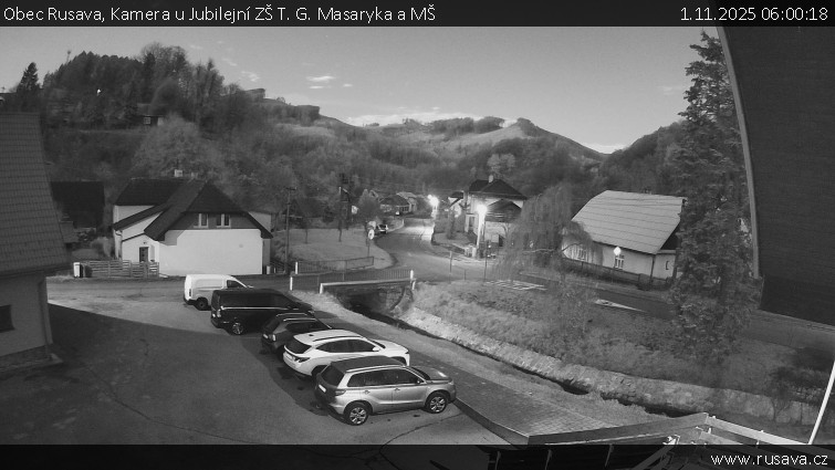Obec Rusava - Kamera u Jubilejní ZŠ T. G. Masaryka a MŠ - 1.11.2025 v 06:00 Obec Rusava - Kamera u Jubilejní ZŠ T. G. Masaryka a MŠ - 1.11.2025 v 06:00