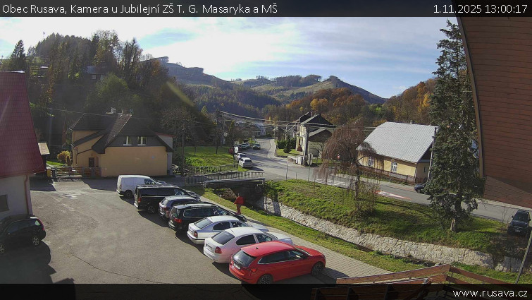 Obec Rusava - Kamera u Jubilejní ZŠ T. G. Masaryka a MŠ - 1.11.2025 v 13:00
