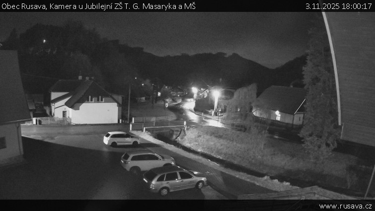 Obec Rusava - Kamera u Jubilejní ZŠ T. G. Masaryka a MŠ - 3.11.2025 v 18:00