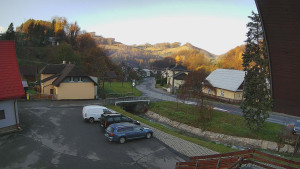 Obec Rusava - Kamera u Jubilejní ZŠ T. G. Masaryka a MŠ - 4.11.2025 v 08:00