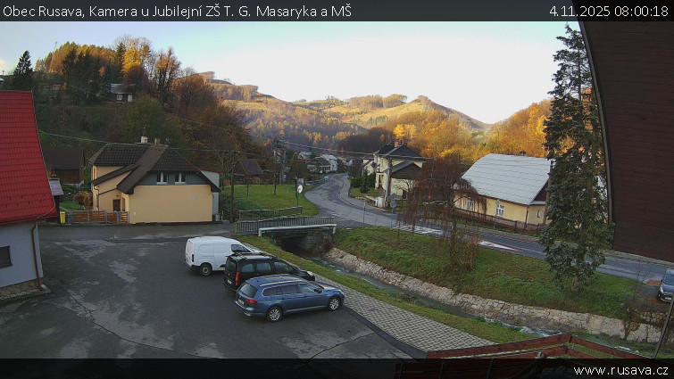 Obec Rusava - Kamera u Jubilejní ZŠ T. G. Masaryka a MŠ - 4.11.2025 v 08:00