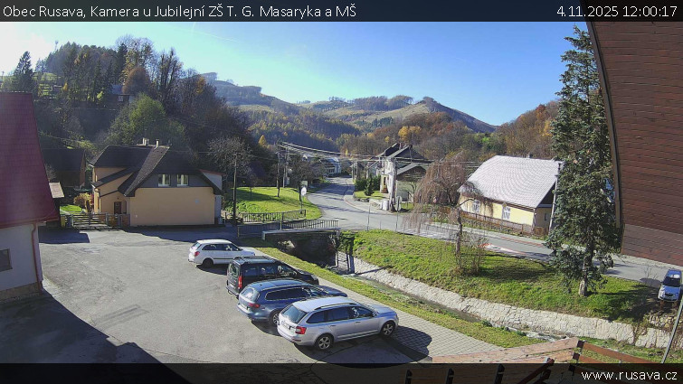 Obec Rusava - Kamera u Jubilejní ZŠ T. G. Masaryka a MŠ - 4.11.2025 v 12:00