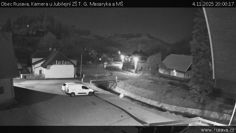 Obec Rusava - Kamera u Jubilejní ZŠ T. G. Masaryka a MŠ - 4.11.2025 v 20:00