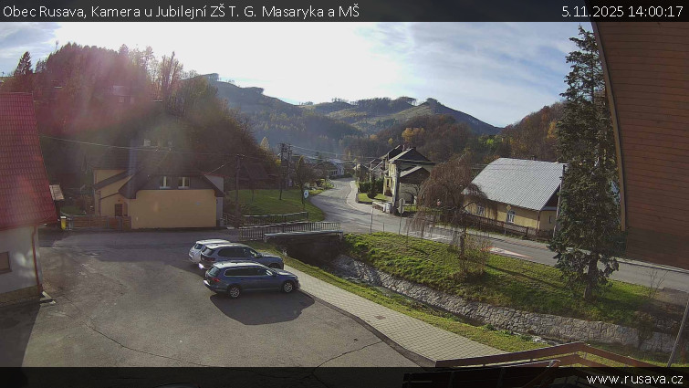 Obec Rusava - Kamera u Jubilejní ZŠ T. G. Masaryka a MŠ - 5.11.2025 v 14:00