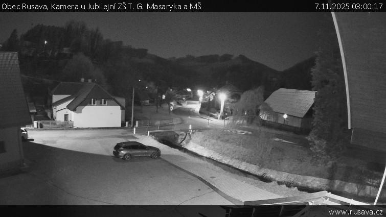 Obec Rusava - Kamera u Jubilejní ZŠ T. G. Masaryka a MŠ - 7.11.2025 v 03:00