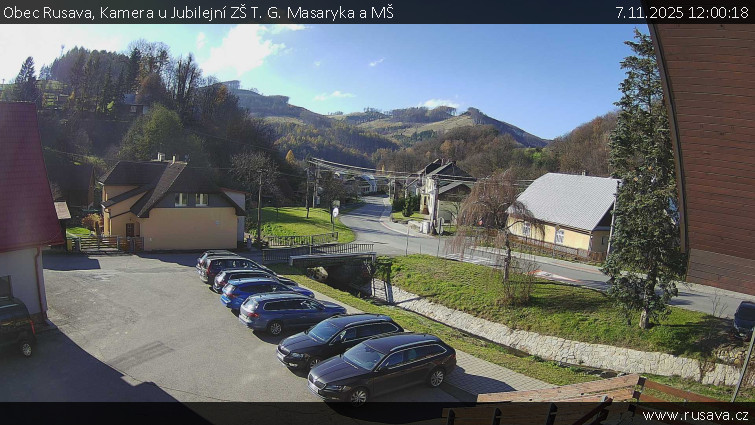 Obec Rusava - Kamera u Jubilejní ZŠ T. G. Masaryka a MŠ - 7.11.2025 v 12:00