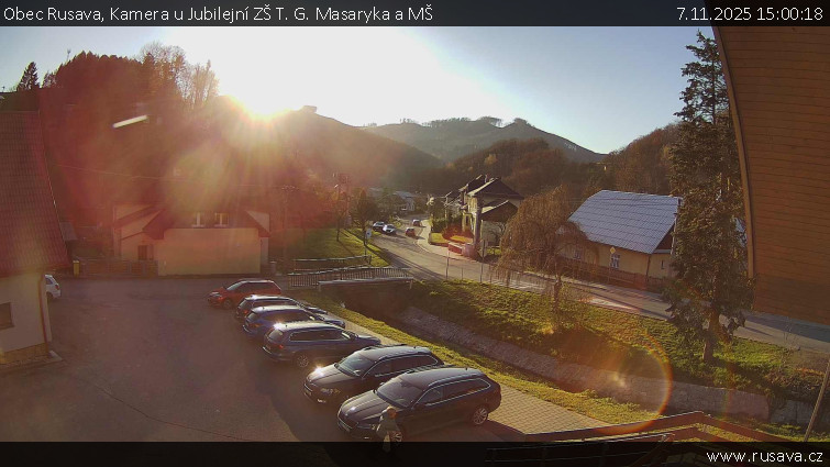 Obec Rusava - Kamera u Jubilejní ZŠ T. G. Masaryka a MŠ - 7.11.2025 v 15:00