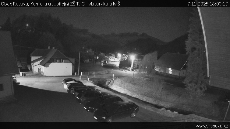 Obec Rusava - Kamera u Jubilejní ZŠ T. G. Masaryka a MŠ - 7.11.2025 v 18:00
