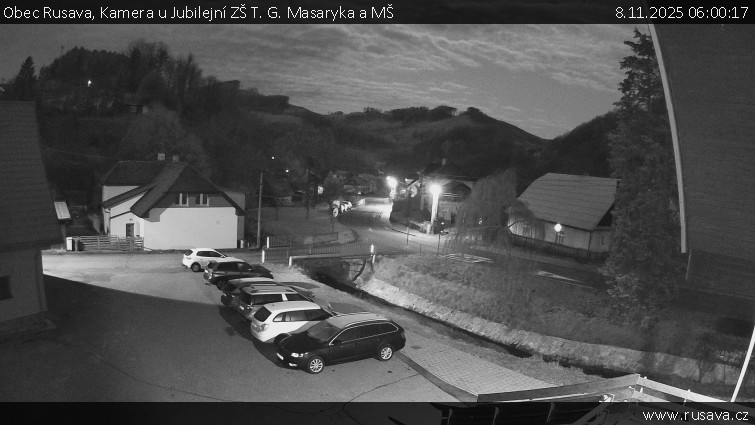 Obec Rusava - Kamera u Jubilejní ZŠ T. G. Masaryka a MŠ - 8.11.2025 v 06:00