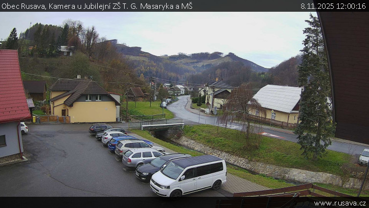 Obec Rusava - Kamera u Jubilejní ZŠ T. G. Masaryka a MŠ - 8.11.2025 v 12:00