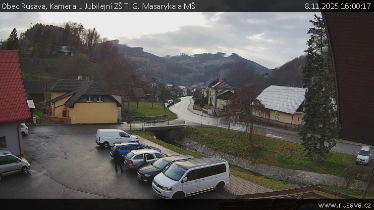 Obec Rusava - Kamera u Jubilejní ZŠ T. G. Masaryka a MŠ - 8.11.2025 v 16:00