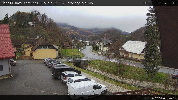 Obec Rusava - Kamera u Jubilejní ZŠ T. G. Masaryka a MŠ - 16.11.2025 v 14:00