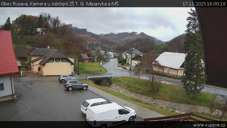 Obec Rusava - Kamera u Jubilejní ZŠ T. G. Masaryka a MŠ - 17.11.2025 v 16:00