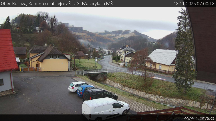 Obec Rusava - Kamera u Jubilejní ZŠ T. G. Masaryka a MŠ - 18.11.2025 v 07:00