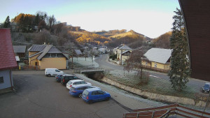 Obec Rusava - Kamera u Jubilejní ZŠ T. G. Masaryka a MŠ - 19.11.2025 v 08:00 Obec Rusava - Kamera u Jubilejní ZŠ T. G. Masaryka a MŠ - 19.11.2025 v 08:00