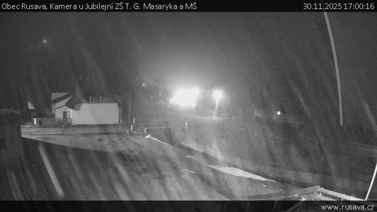 Obec Rusava - Kamera u Jubilejní ZŠ T. G. Masaryka a MŠ - 30.11.2025 v 17:00