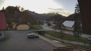 Obec Rusava - Kamera u Jubilejní ZŠ T. G. Masaryka a MŠ - 4.12.2025 v 15:00