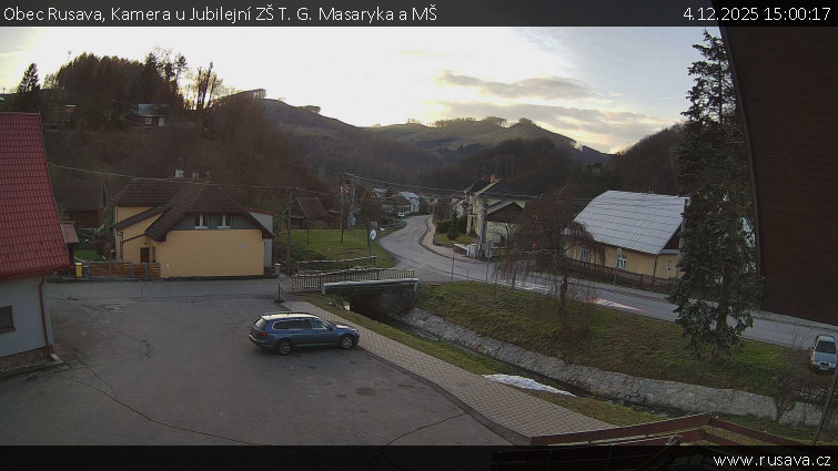Obec Rusava - Kamera u Jubilejní ZŠ T. G. Masaryka a MŠ - 4.12.2025 v 15:00