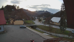 Obec Rusava - Kamera u Jubilejní ZŠ T. G. Masaryka a MŠ - 4.12.2025 v 16:00