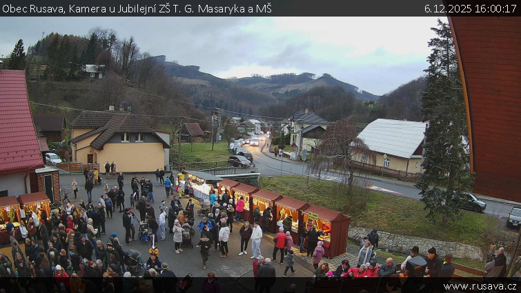 Obec Rusava - Kamera u Jubilejní ZŠ T. G. Masaryka a MŠ - 6.12.2025 v 16:00