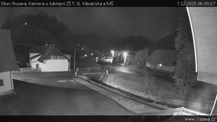 Obec Rusava - Kamera u Jubilejní ZŠ T. G. Masaryka a MŠ - 7.12.2025 v 06:00
