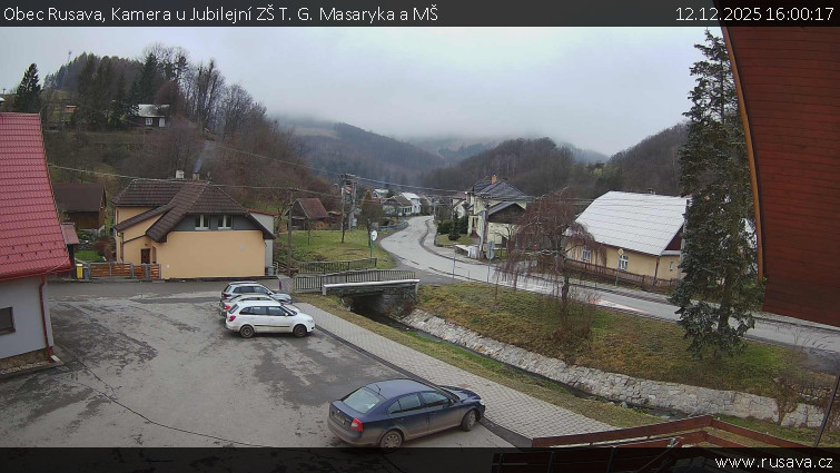 Obec Rusava - Kamera u Jubilejní ZŠ T. G. Masaryka a MŠ - 12.12.2025 v 16:00