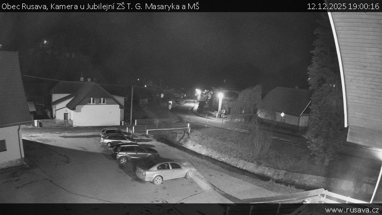 Obec Rusava - Kamera u Jubilejní ZŠ T. G. Masaryka a MŠ - 12.12.2025 v 19:00