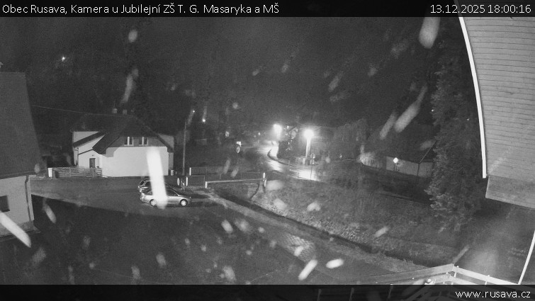 Obec Rusava - Kamera u Jubilejní ZŠ T. G. Masaryka a MŠ - 13.12.2025 v 18:00