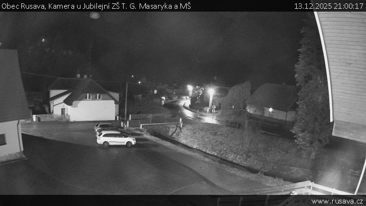Obec Rusava - Kamera u Jubilejní ZŠ T. G. Masaryka a MŠ - 13.12.2025 v 21:00