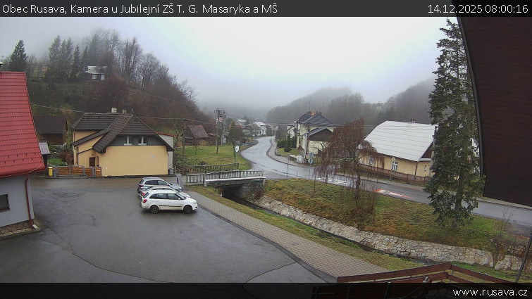 Obec Rusava - Kamera u Jubilejní ZŠ T. G. Masaryka a MŠ - 14.12.2025 v 08:00