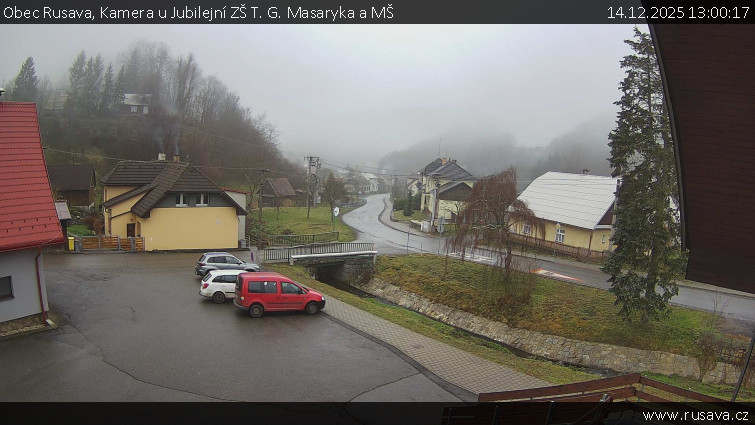 Obec Rusava - Kamera u Jubilejní ZŠ T. G. Masaryka a MŠ - 14.12.2025 v 13:00