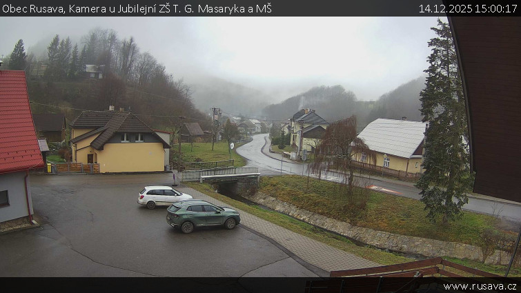 Obec Rusava - Kamera u Jubilejní ZŠ T. G. Masaryka a MŠ - 14.12.2025 v 15:00