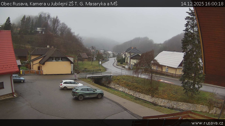 Obec Rusava - Kamera u Jubilejní ZŠ T. G. Masaryka a MŠ - 14.12.2025 v 16:00