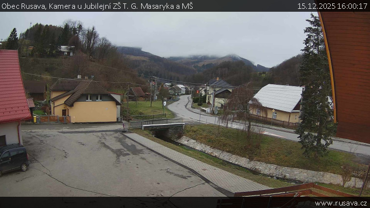 Obec Rusava - Kamera u Jubilejní ZŠ T. G. Masaryka a MŠ - 15.12.2025 v 16:00