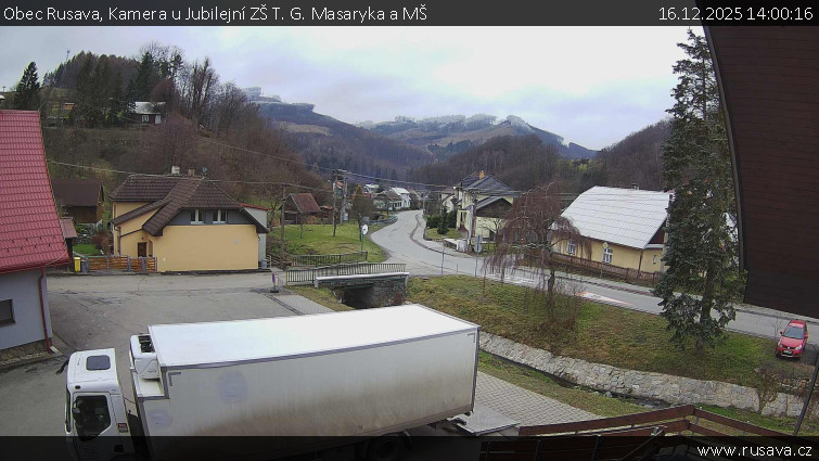 Obec Rusava - Kamera u Jubilejní ZŠ T. G. Masaryka a MŠ - 16.12.2025 v 14:00