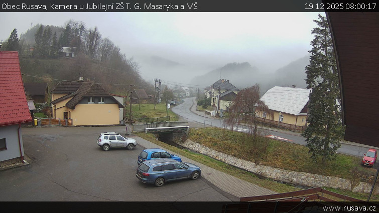 Obec Rusava - Kamera u Jubilejní ZŠ T. G. Masaryka a MŠ - 19.12.2025 v 08:00