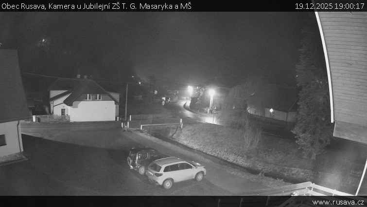 Obec Rusava - Kamera u Jubilejní ZŠ T. G. Masaryka a MŠ - 19.12.2025 v 19:00
