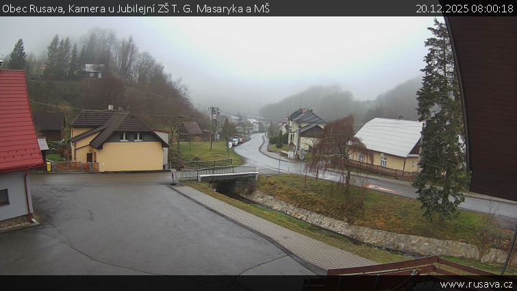 Obec Rusava - Kamera u Jubilejní ZŠ T. G. Masaryka a MŠ - 20.12.2025 v 08:00