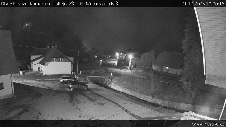 Obec Rusava - Kamera u Jubilejní ZŠ T. G. Masaryka a MŠ - 21.12.2025 v 19:00