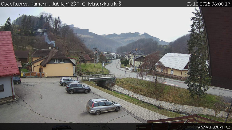 Obec Rusava - Kamera u Jubilejní ZŠ T. G. Masaryka a MŠ - 23.12.2025 v 08:00