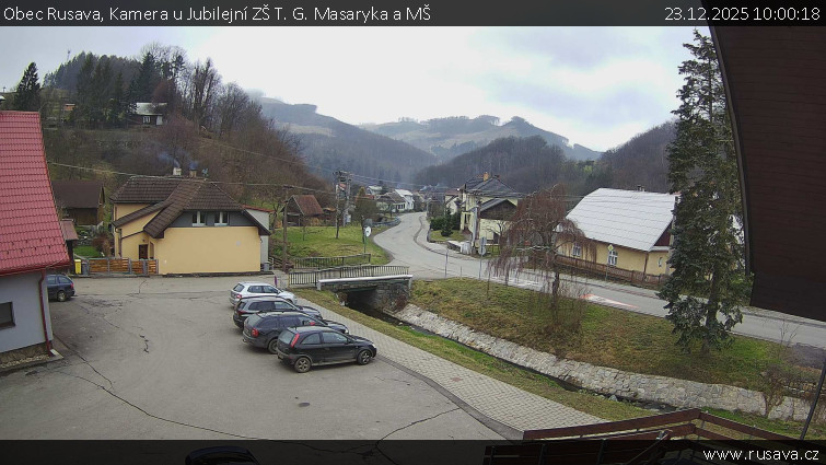 Obec Rusava - Kamera u Jubilejní ZŠ T. G. Masaryka a MŠ - 23.12.2025 v 10:00