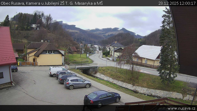 Obec Rusava - Kamera u Jubilejní ZŠ T. G. Masaryka a MŠ - 23.12.2025 v 12:00