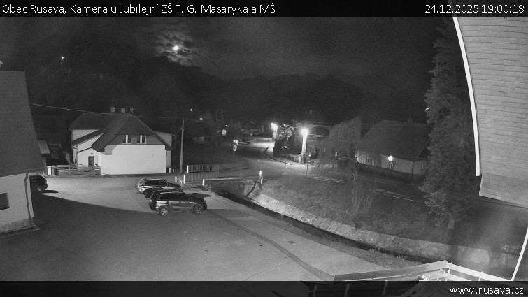 Obec Rusava - Kamera u Jubilejní ZŠ T. G. Masaryka a MŠ - 24.12.2025 v 19:00