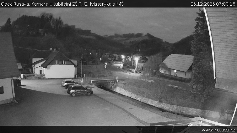 Obec Rusava - Kamera u Jubilejní ZŠ T. G. Masaryka a MŠ - 25.12.2025 v 07:00
